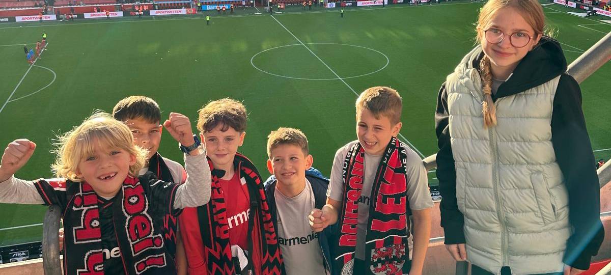 Wir schicken eure Kids in die Bayer 04 Fußballschule