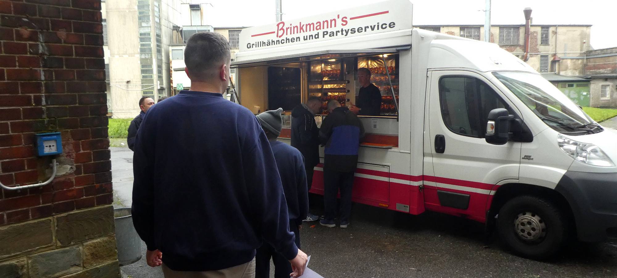 Weihnachten in der JVA Remscheid: Heiligabend kommt der Hähnchenmann