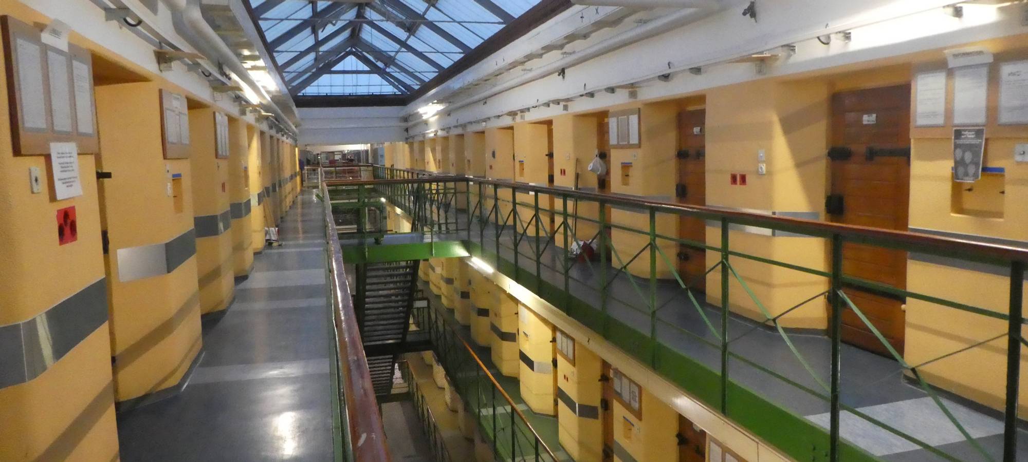 Knast live: Haus-Alarm - Wenn im Knast die Luft brennt