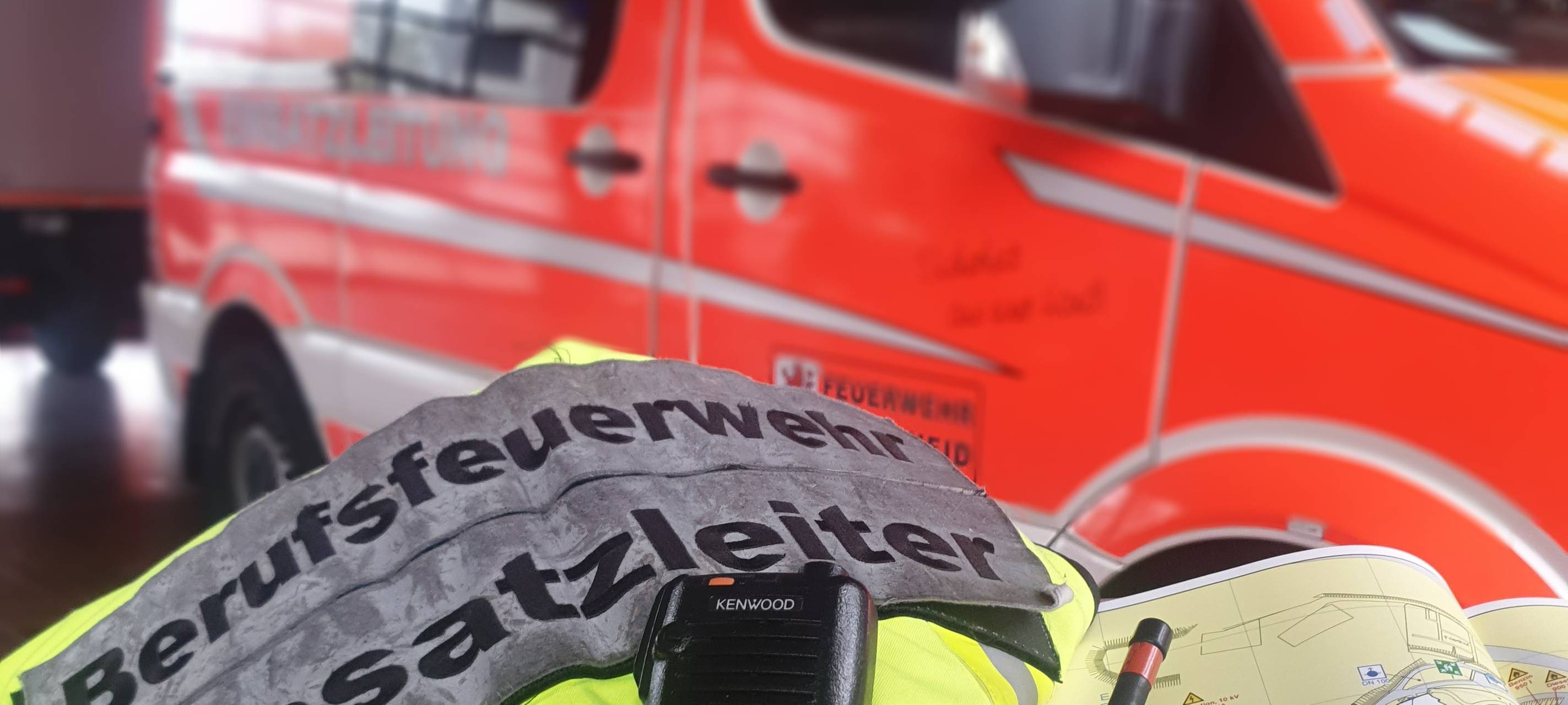 Fahrlässige Brandstiftung: Waldbrand nahe Friedhof in Solingen-Ohligs