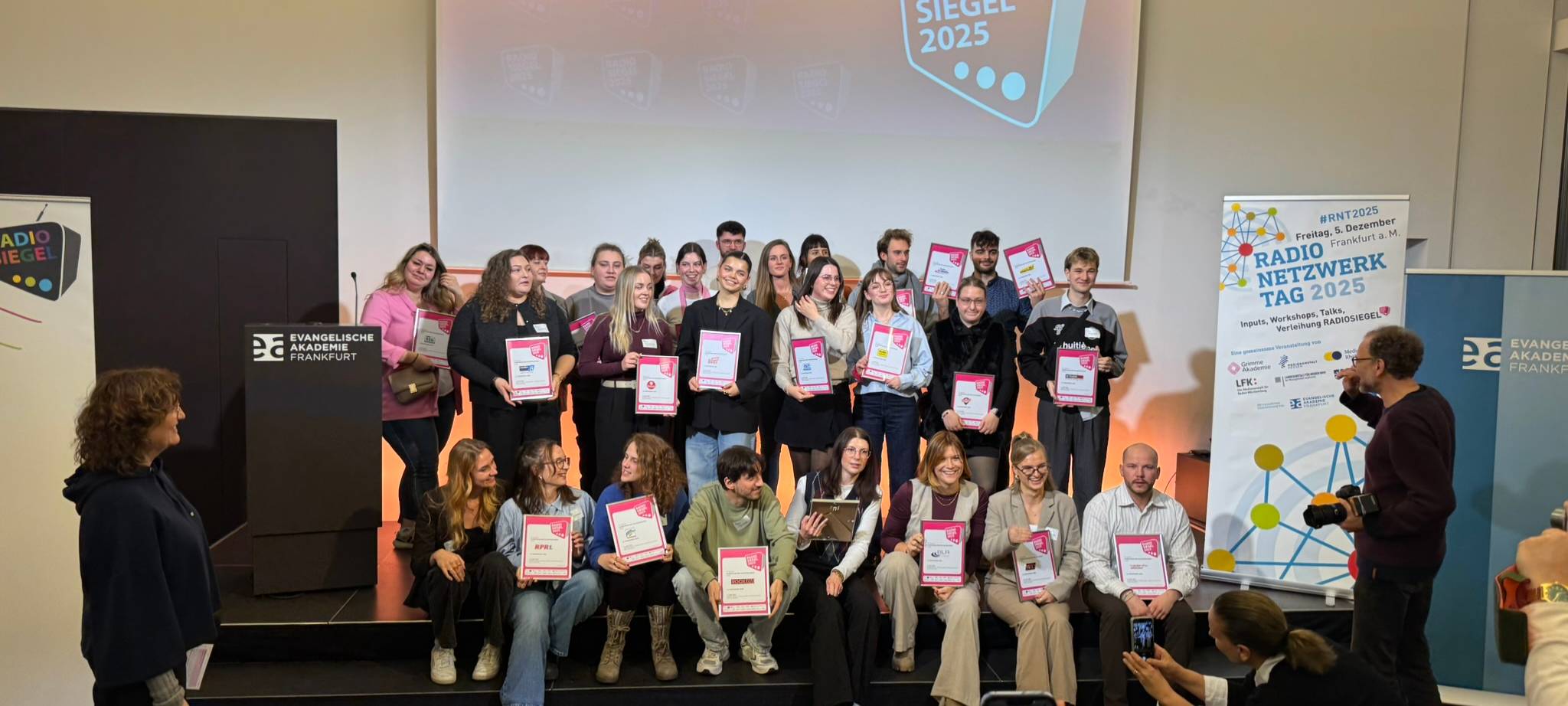 Ausgezeichnete Ausbildung: Radiosiegel für Radio RSG