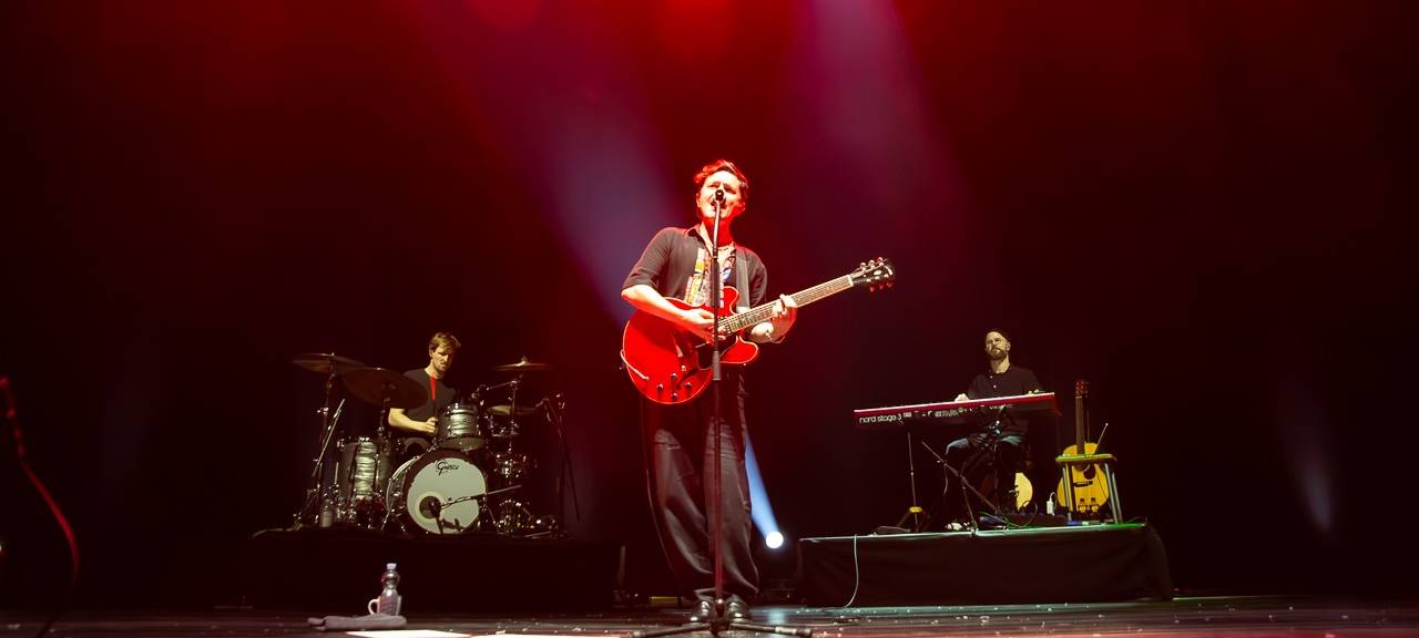 Lichtblicke Weihnachtskonzert: Über 165.000 Euro für den guten Zweck! - Michael Patrick Kelly hautnah