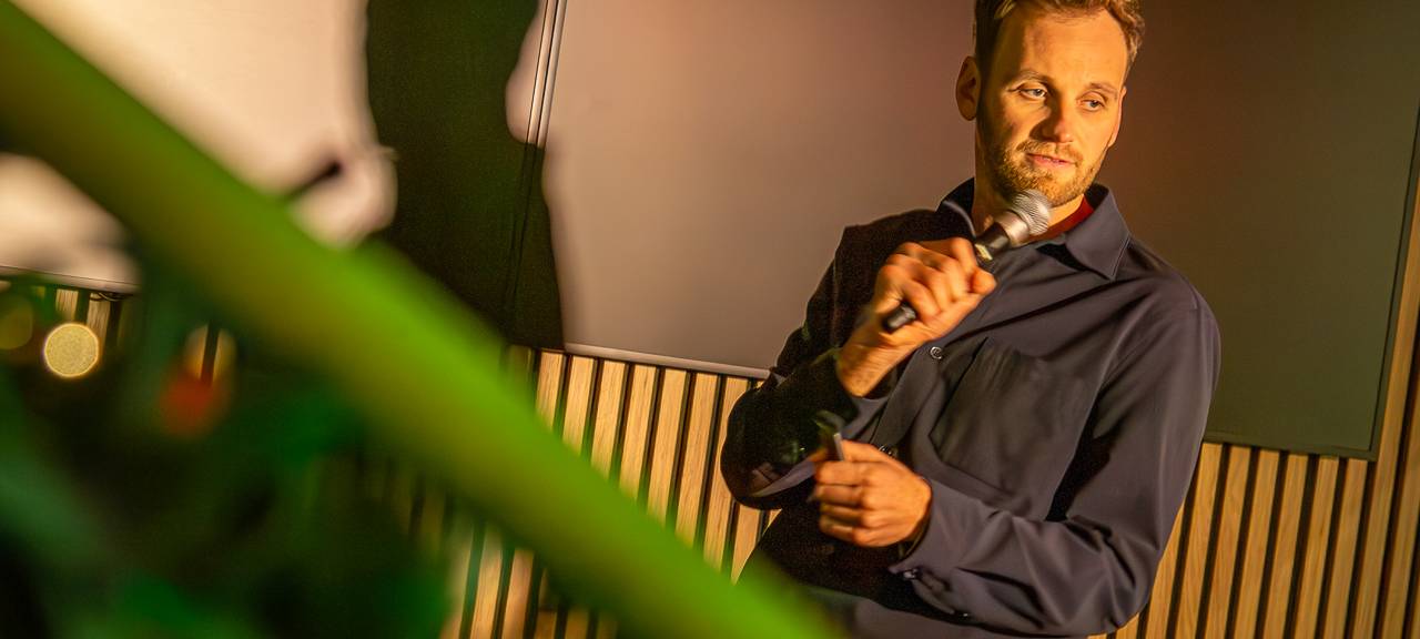 Leon Windscheid – hautnah: Ein unvergesslicher Abend für Aktion Lichtblicke