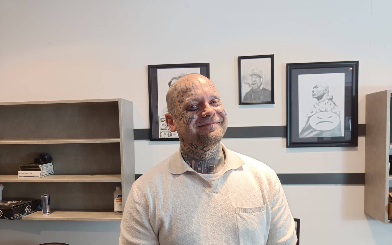 Wegen Gesichtstattoos abgestempelt: Dustin aus Solingen