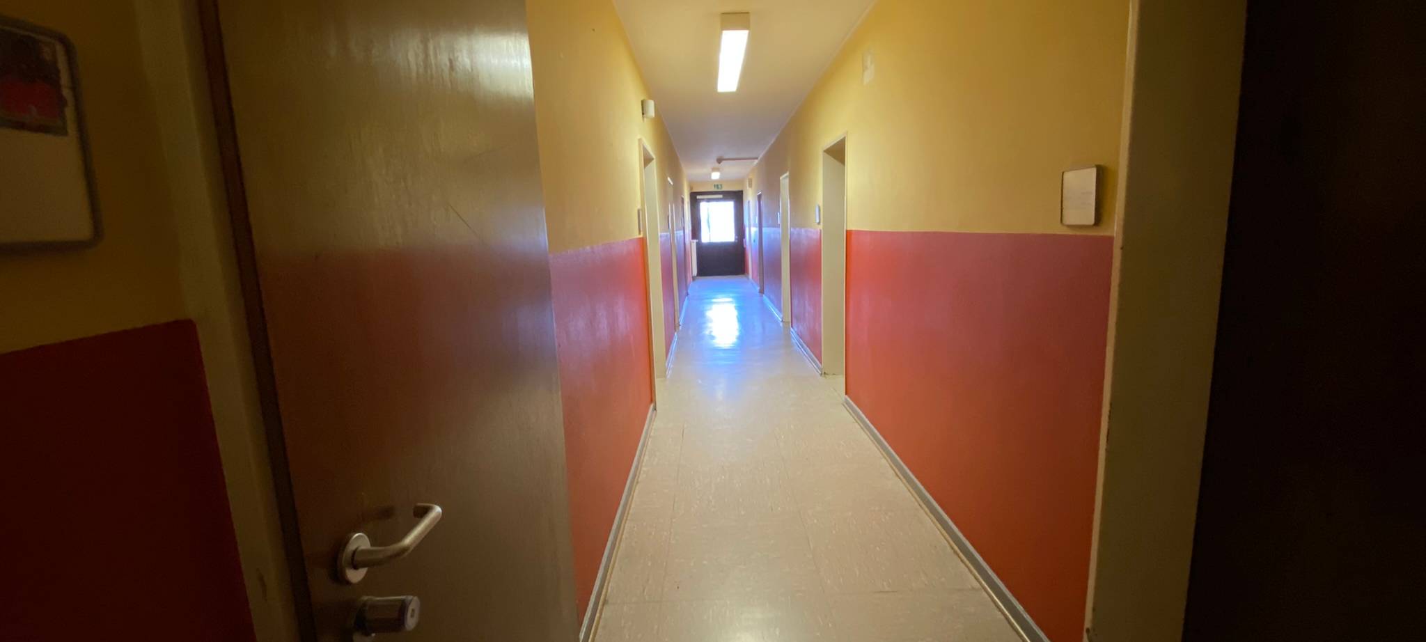 Knast live: Drinnen / Draußen - Leben nach Regeln im Offenen Vollzug der JVA Remscheid